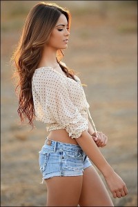 beautiful women inshort beautiful women inshort