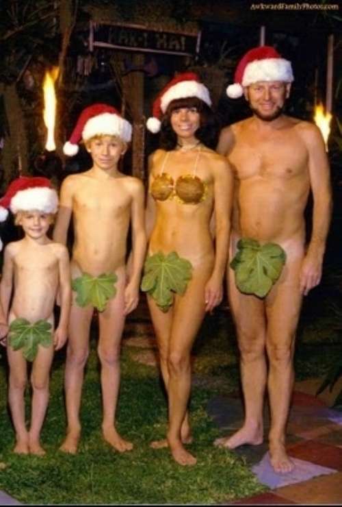 Awkward-Family-Christmas-Photo-5