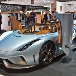 Koenigsegg Regera Hybrid Megacar Likes Soft Music, Hates Losing Races