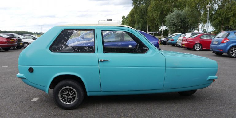 beamng.drive robin reliant